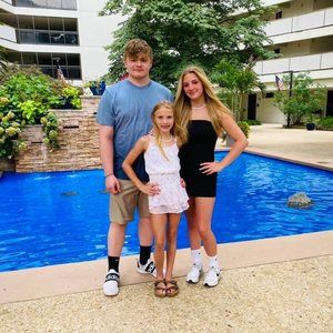 Meet your Posher, Melissa